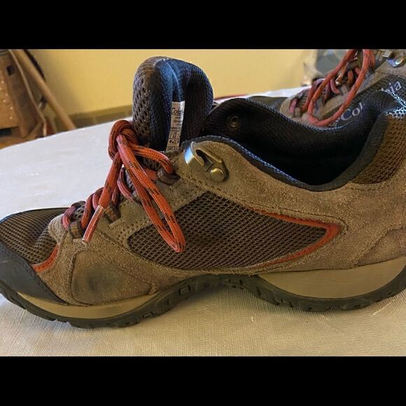 Columbia Techlite Waterproof Shoes. Guc. - Picture 1 of 8